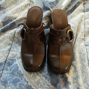Clark's clogs